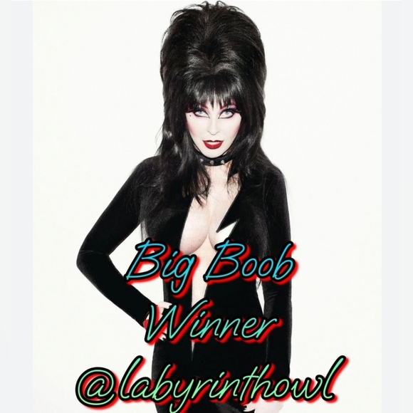 Sweet dreams and screams. Yours Cruelly, Elvira Mistress of the dark🖤💜💋💤 - Picture 16 of 17